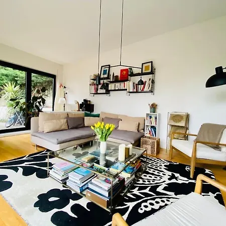 Maison Lumineuse De 100m2 Avec Jardin Et Parking. Nanterre